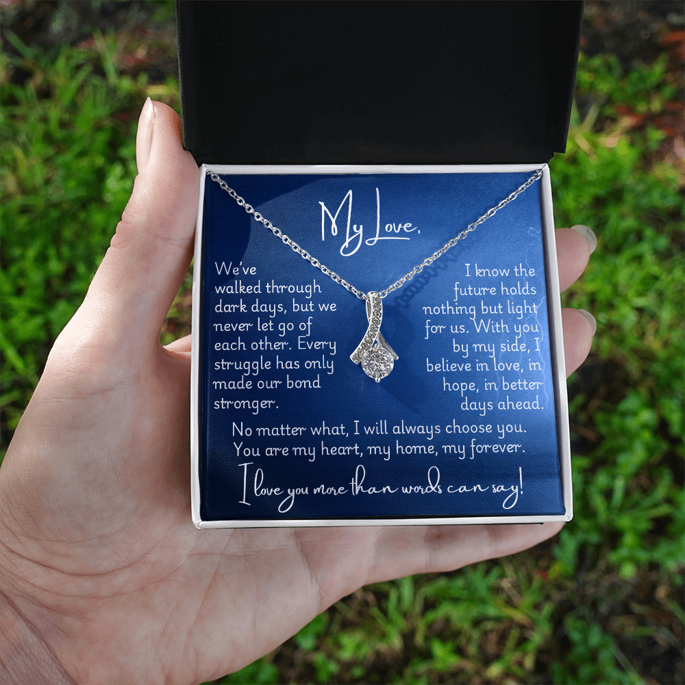 Alluring Beauty Necklace - Strong
